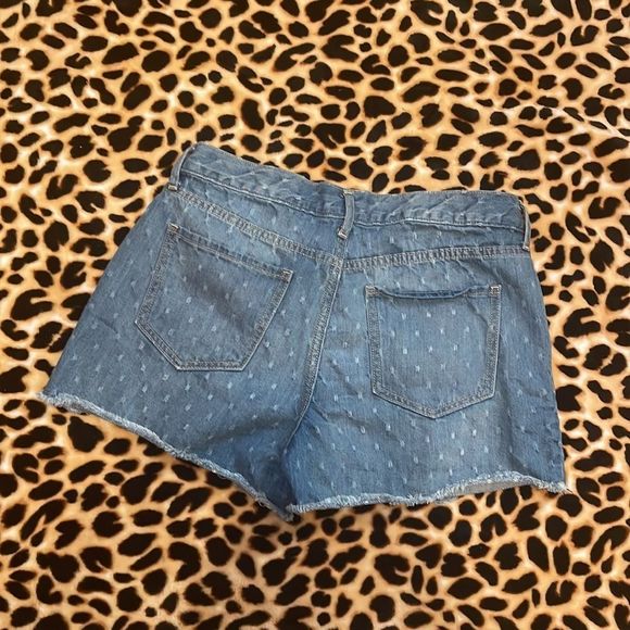 •OLD NAVY•MIDI RAW EDGE HEM DOTTED TEXTURED DENIM SHORTS IN SZIE 8 REGULAR EUC - Picture 3 of 6
